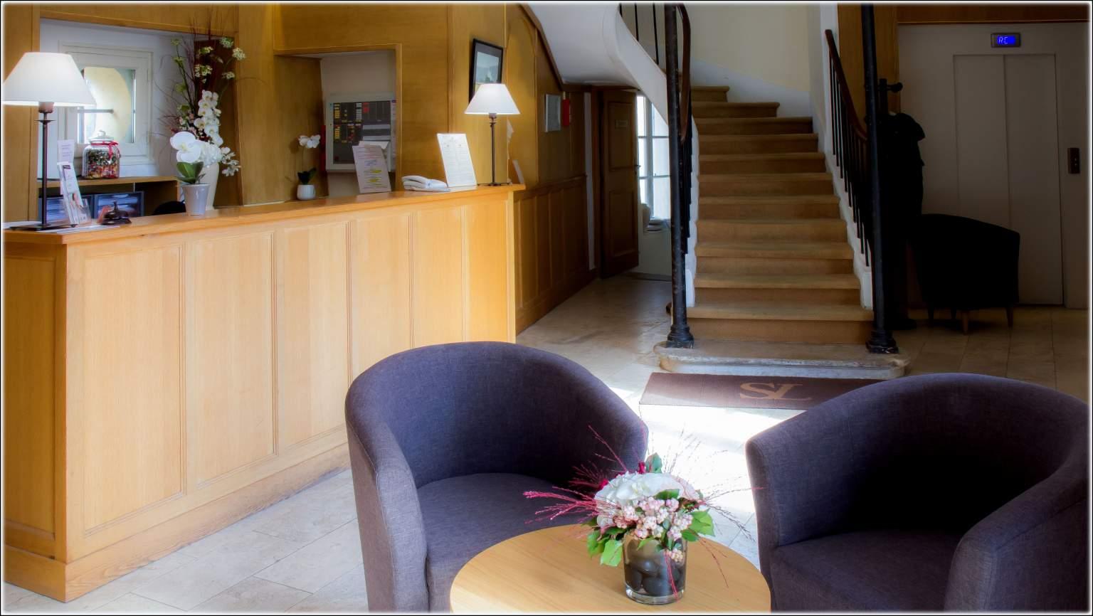 Hotel Saint-Laurent, The Originals Relais Montfort-l'Amaury Exterior photo
