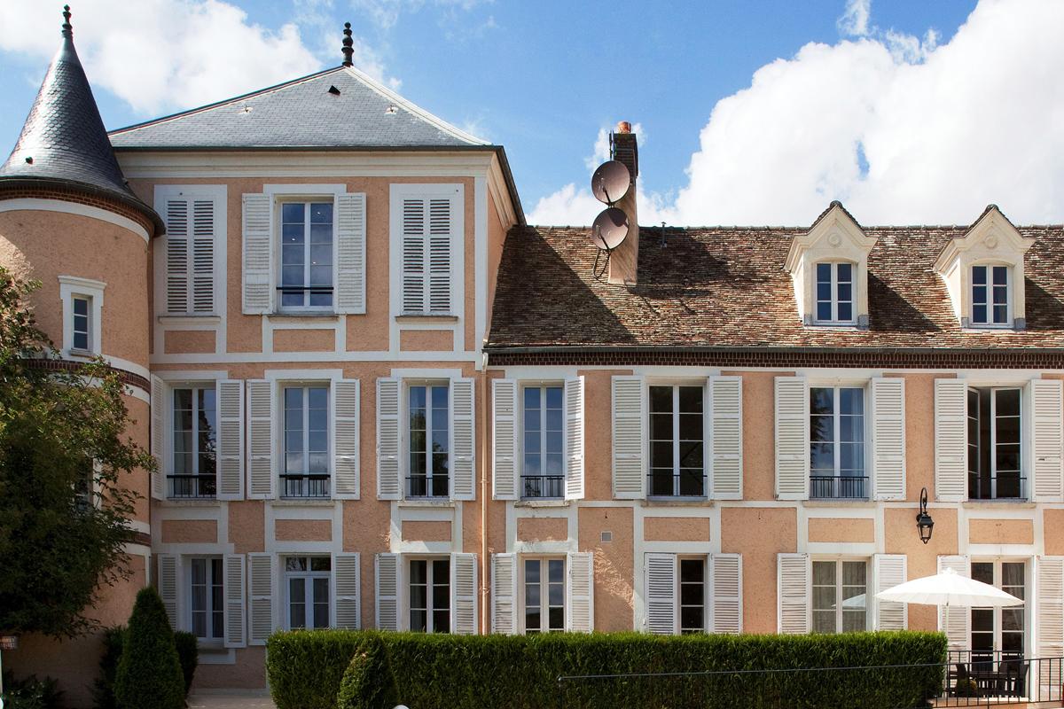 Hotel Saint-Laurent, The Originals Relais Montfort-l'Amaury Exterior photo